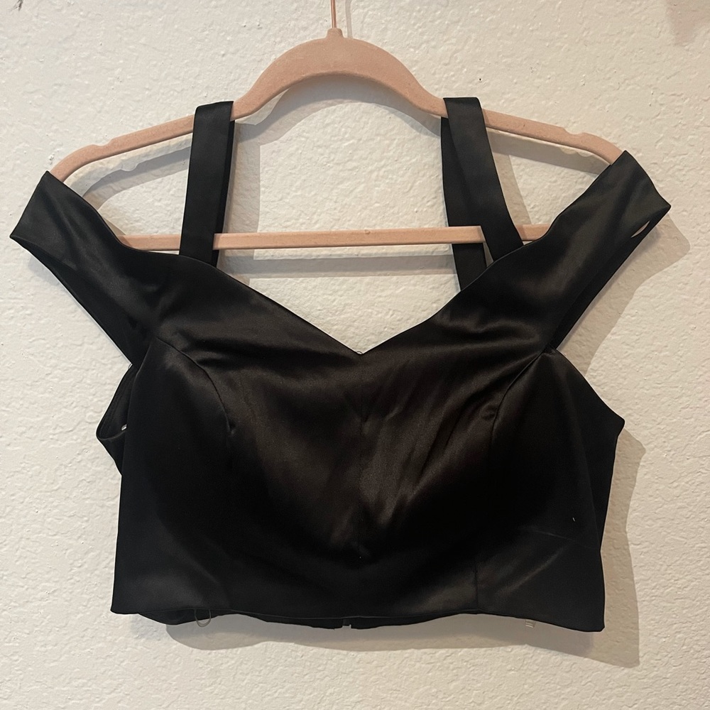 Black crop top